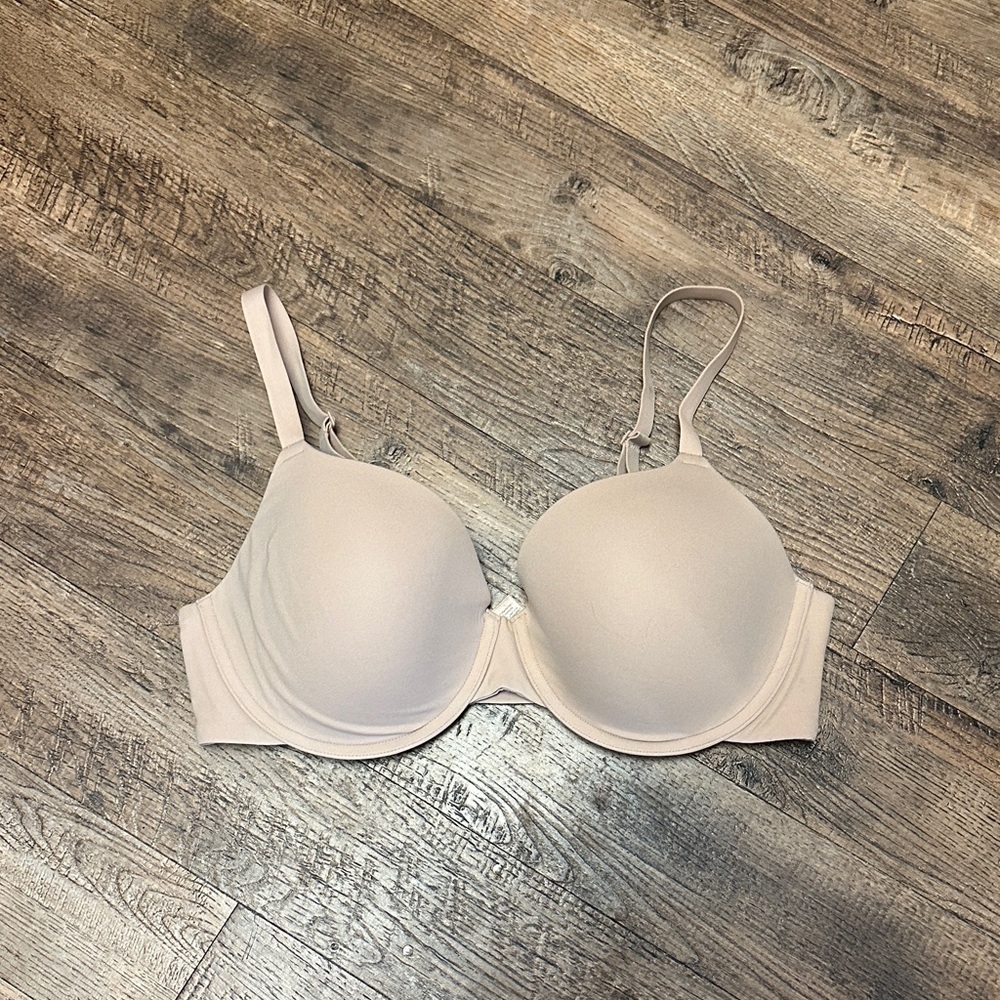 SKIMS Fits Everybody T-Shirt Bra in Nude 36D